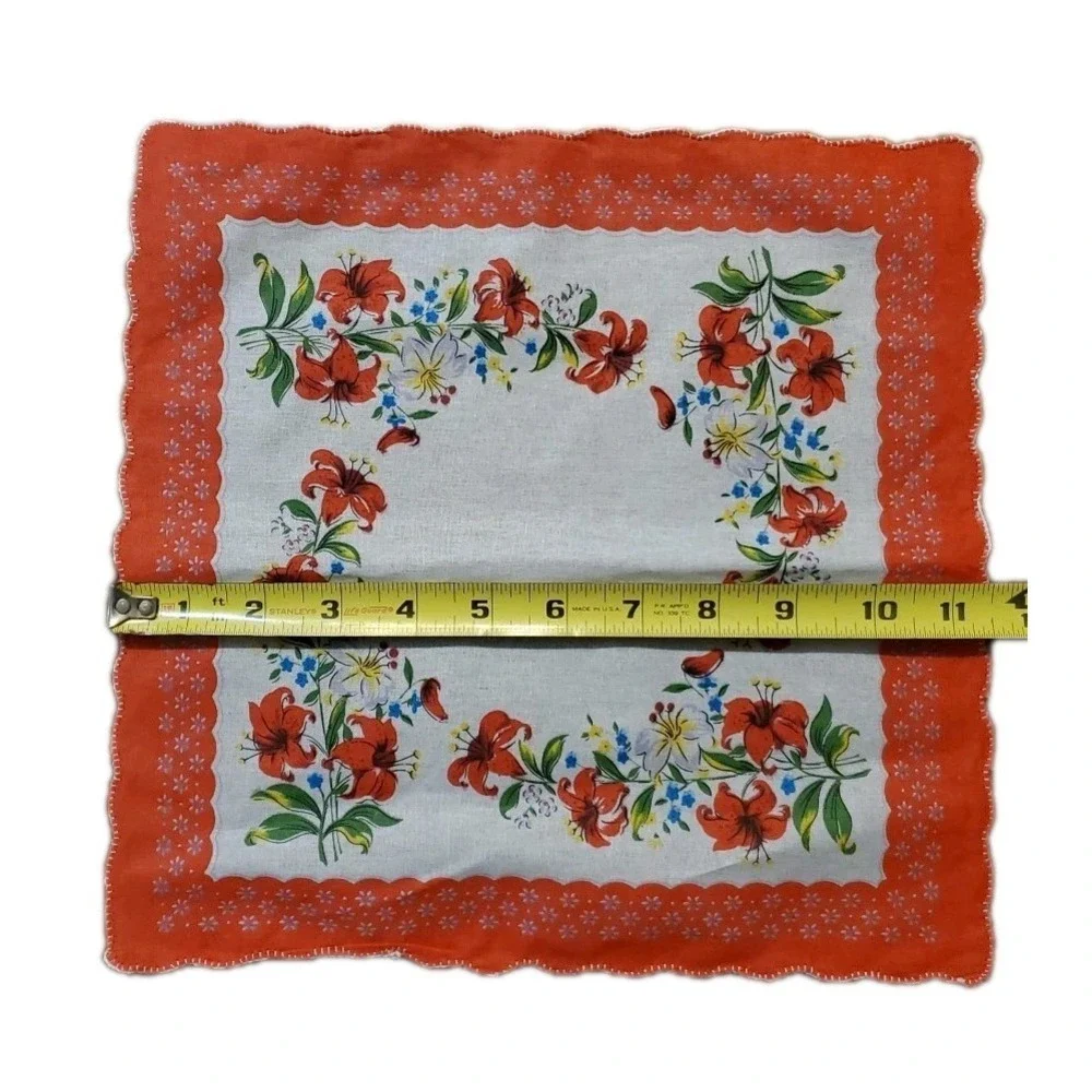 Linen‎ Red Lily Floral Handkerchief Scalloped Cottage Core Bridesmaid Granny